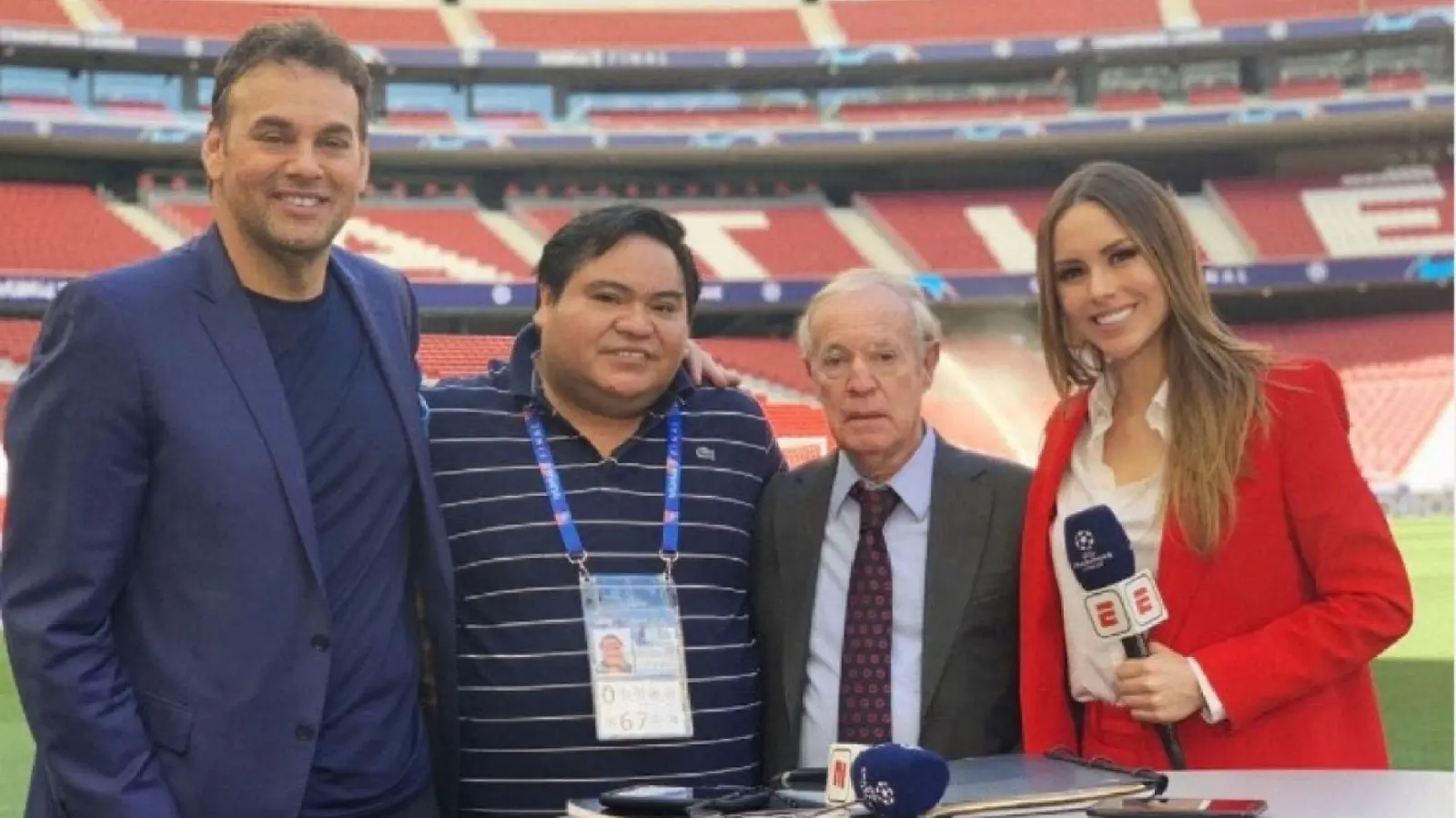También fue presentadora en el programa Los Capitanes junto a José Ramón Fernández.