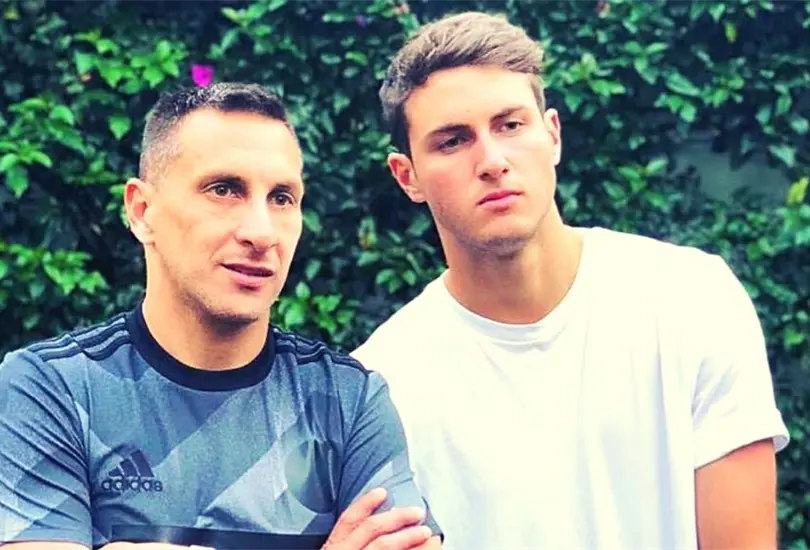 Padre e hijo defendieron la camiseta de Cruz Azul juntos por nueve a&ntilde;os.