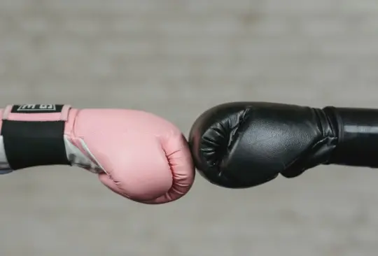 El boxeo es una buena actividad física. El boxeo es una buena actividad física.