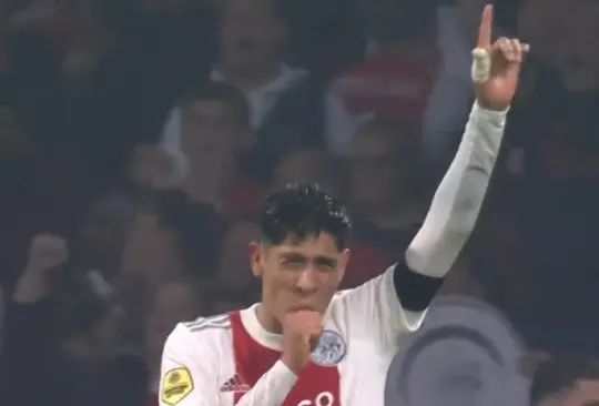 El mexicano cerró la goleada del Ajax con un gol a base de puro sacrificio.