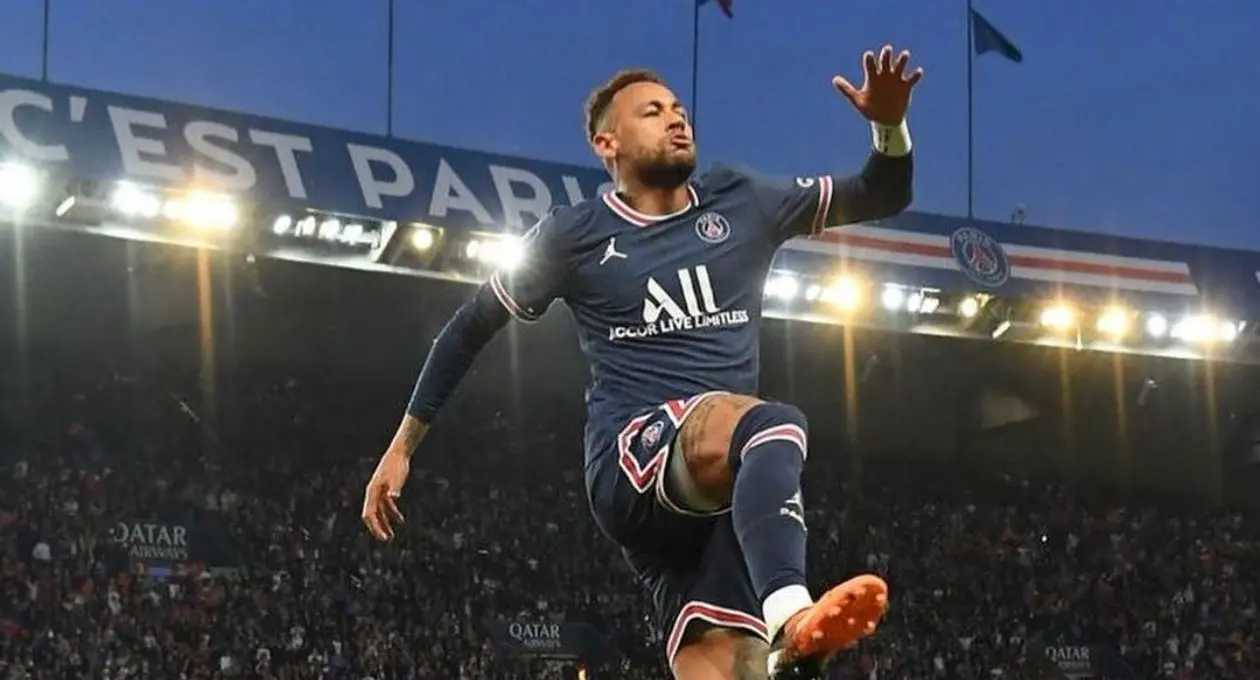 Neymar es una de las figuras del conjunto del PSG. El astro brasileño actualmente tiene un sueldo de 95 millones de dólares al año.