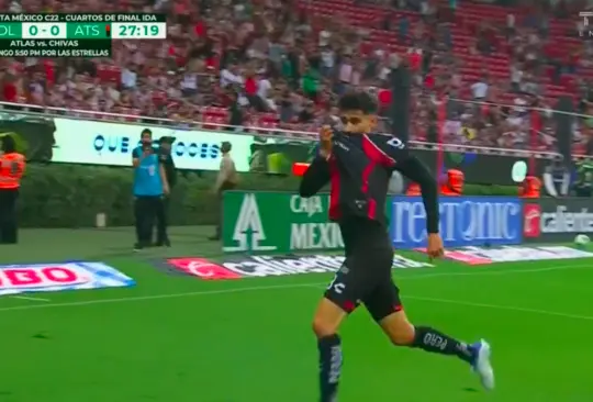 Jeremy Márquez celebra uno de sus goles ante Chivas.