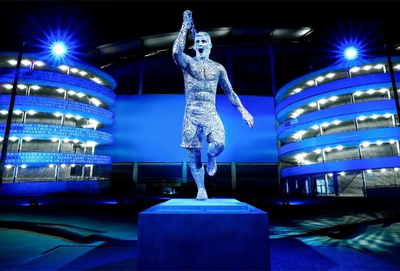 Manchester City present&oacute; la estatua de Kun Ag&uuml;ero