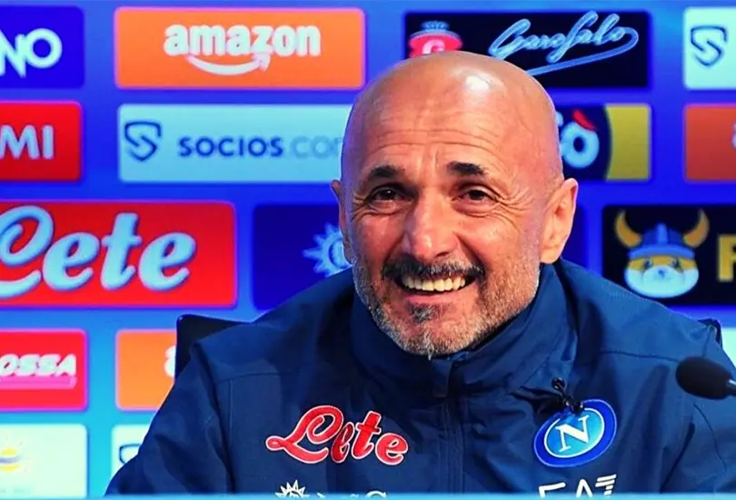 Un grupo de aficionados del Nápoles le hizo una peculiar oferta a Luciano Spalletti para que deje su cargo. Un grupo de aficionados del Nápoles le hizo una peculiar oferta a Luciano Spalletti para que deje su cargo.