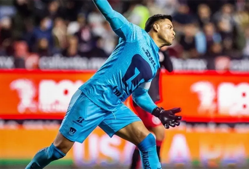 Alfredo Talavera en un juego con Pumas. Alfredo Talavera en un juego con Pumas.