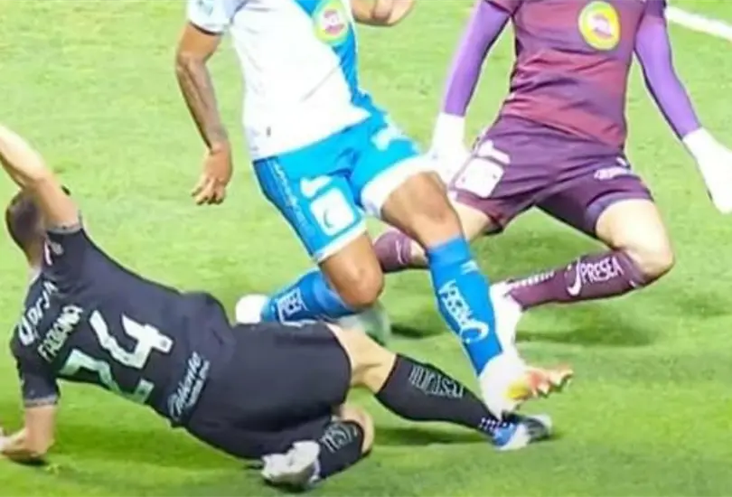 El momento de la lesi&oacute;n de Federico Vi&ntilde;as.