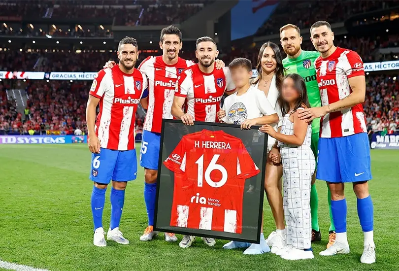 H&eacute;ctor Herrera recibi&oacute; un homenaje por parte del Atl&eacute;tico de Madrid