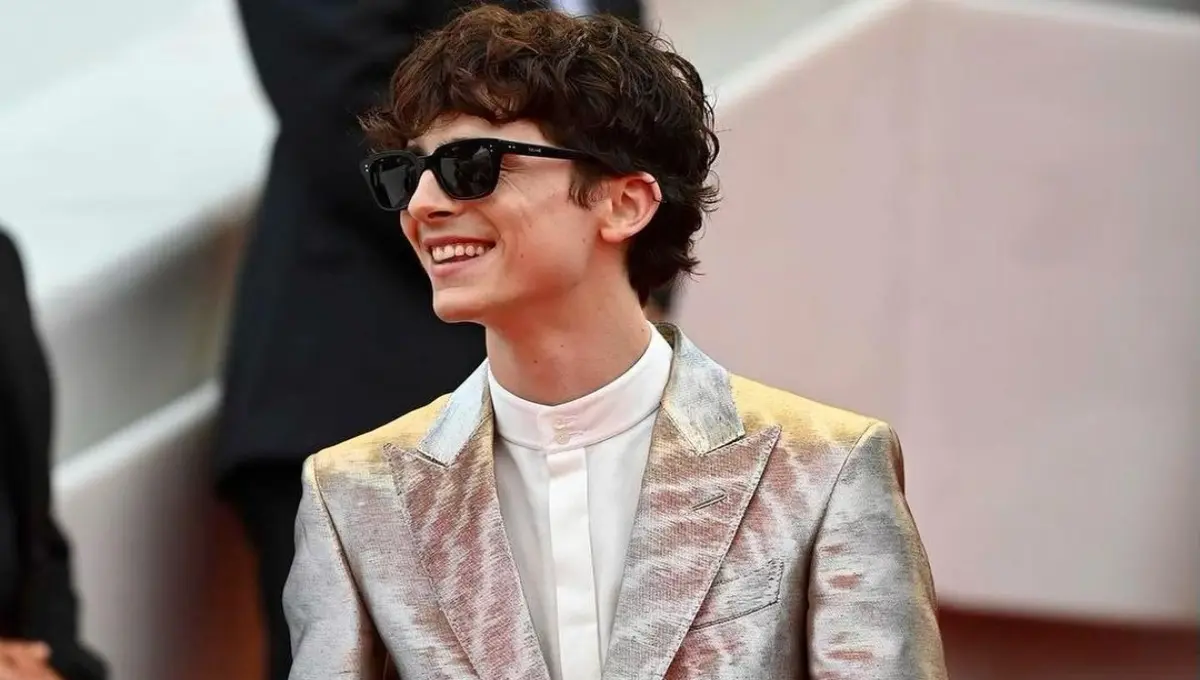 Eiza González también fue captada con el actor, Timothée Chalamet.