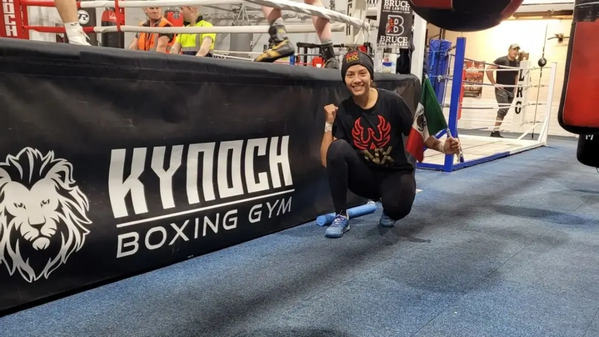 'Fénix' Ayala, como también se le conoce, es originaria de Tijuana y comenzó su trayectoria en el boxeo profesional en 2015.