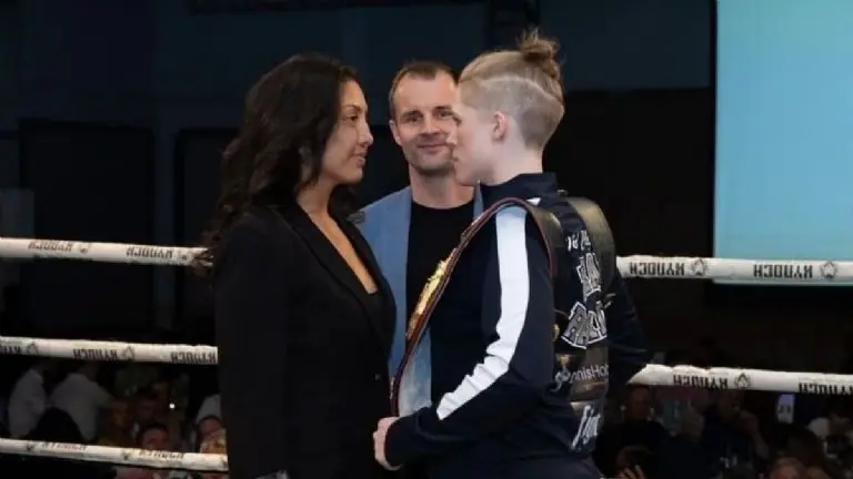 Alejandra Ayala previo a su combate. (fenixayala)