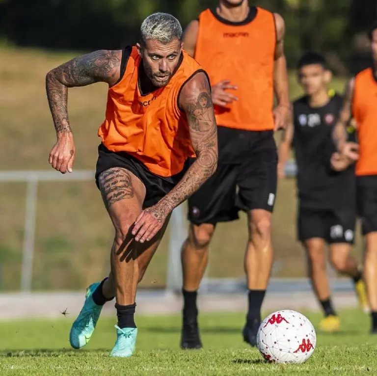 Ménez ahora juega en la Serie B - @jeremy_menez187