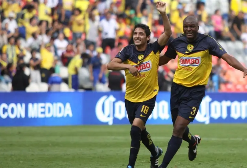 &Aacute;ngel Reyna llam&oacute; a Aquivaldo Mosquera un capit&aacute;n de agua en 2011