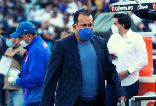 Circula el rumor de que Juan Reynoso ya no será más el entrenador de Cruz Azul.