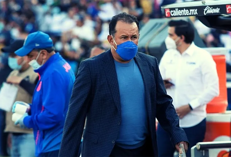 Circula el rumor de que Juan Reynoso ya no ser&aacute; m&aacute;s el entrenador de Cruz Azul.