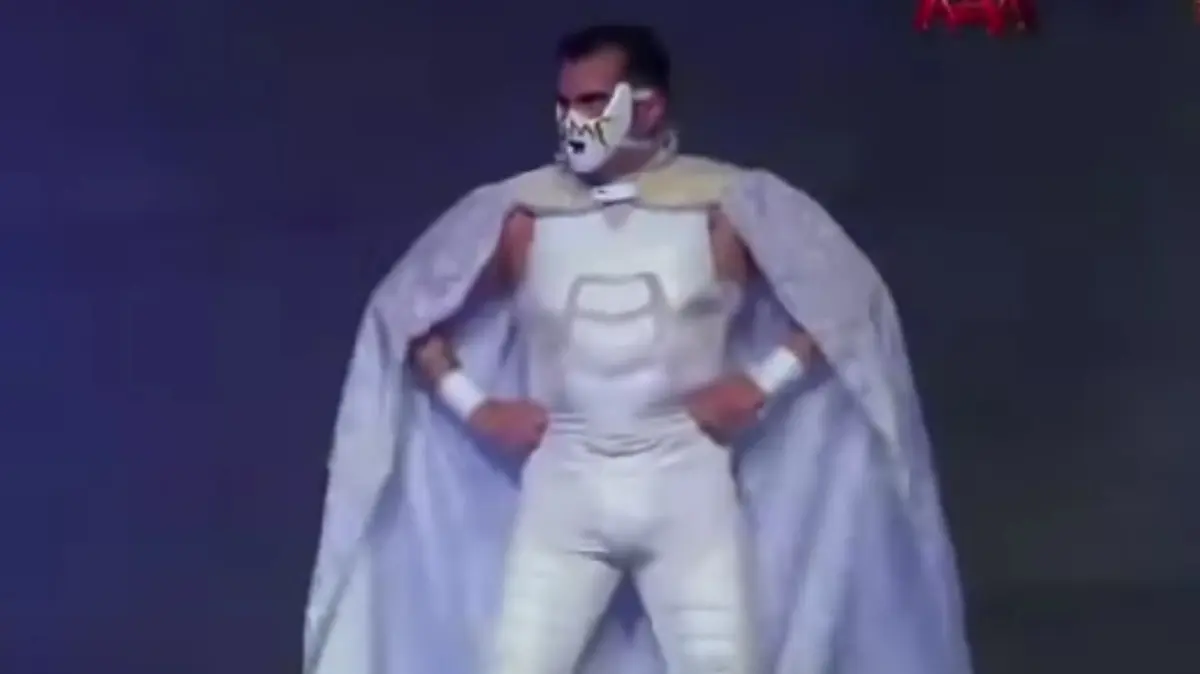 Electroshock. Luchador que era conocido por sus peculiares atuendos y la máscara que se parecía a la del personaje Hannibal de películas de terror.