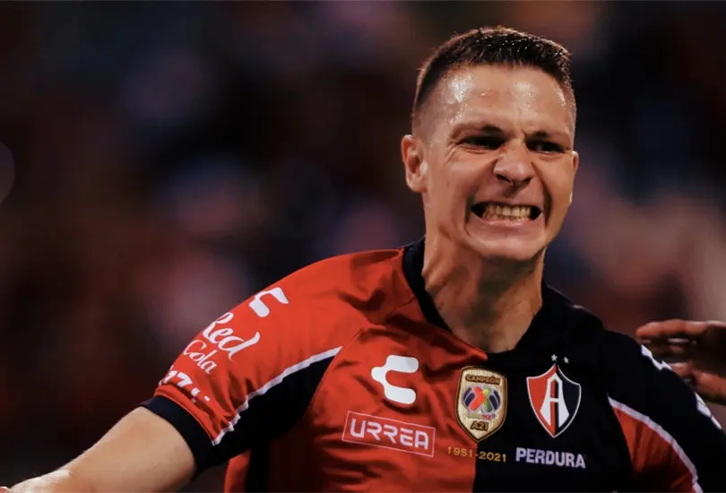 Furch celebra su gol ante Tigres. Furch celebra su gol ante Tigres.