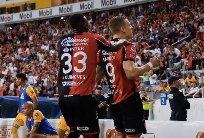 Qui&ntilde;ones y Furch, goleadores del partido.