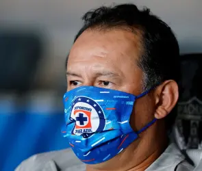 Juan Reynoso, de héroe de Cruz Azul a salir por la puerta de atrás