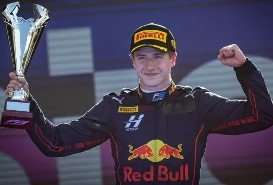 Juri Vips es piloto de la academia de Red Bull Juri Vips es piloto de la academia de Red Bull