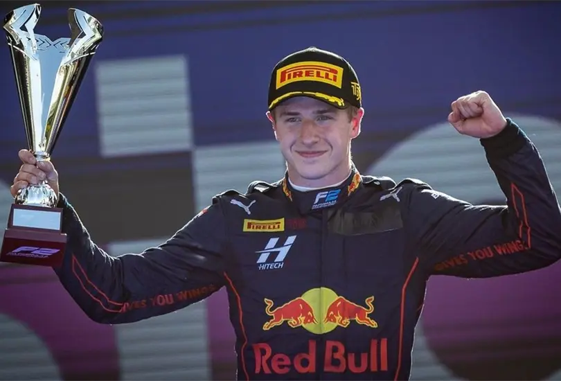 Juri Vips es piloto de la academia de Red Bull Juri Vips es piloto de la academia de Red Bull