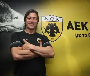 Matías Almeyda es presentado de manera oficial con el AEK Atenas