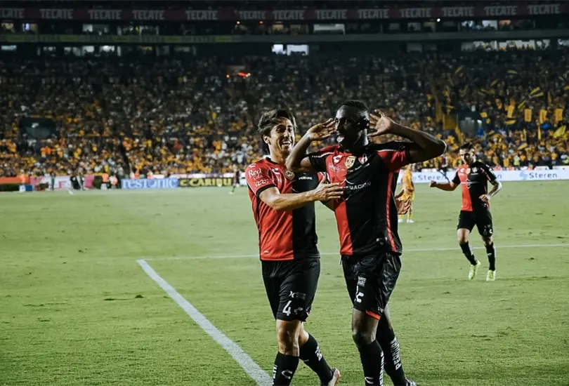 Quiñones celebra su gol ante Tigres. Quiñones celebra su gol ante Tigres.