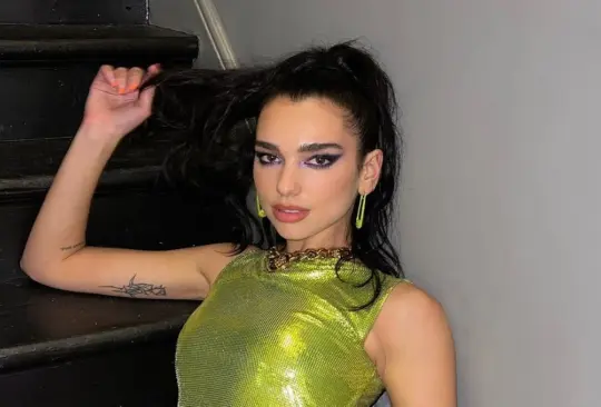 En los últimos años, una de las mujeres de las que más se habla por todo su talento es Dua Lipa, una joven cantante de origen londinense que ha cautivado por su música y su belleza.