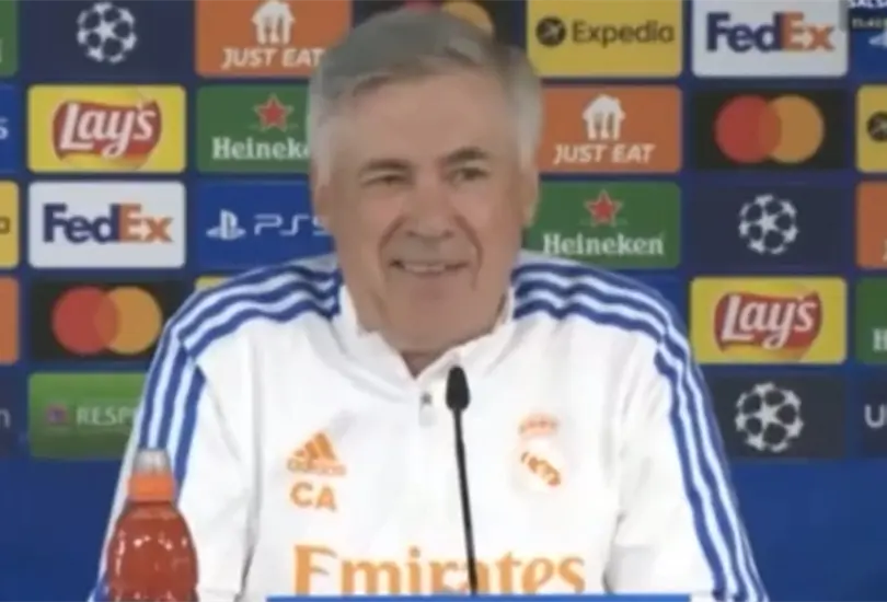 Carlo Ancelotti dio una explicaci&oacute;n t&aacute;ctica que desat&oacute; risas en la sala de prensa al mencionar a un jugador gordo