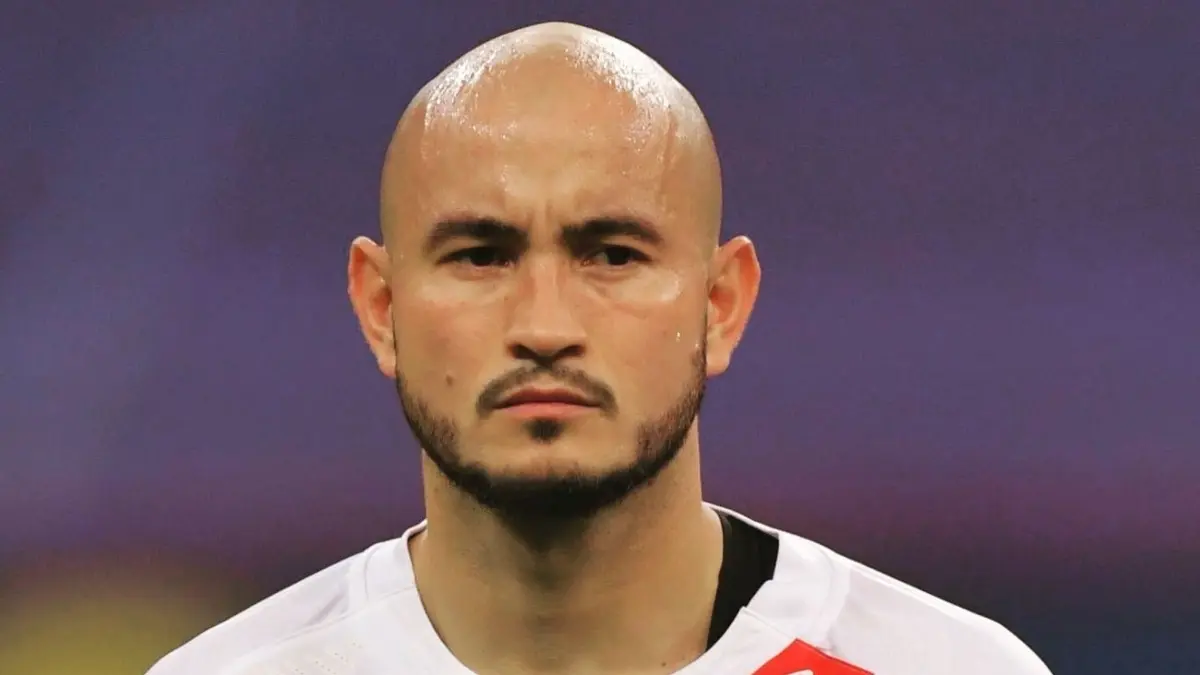 En mayo de 2022, Carlos Gonz&aacute;lez fue exhibido por su expareja de ser un mal padre. Josefa Beiza relat&oacute; en su Instagram que 'Charli' no responde ni las llamadas de sus hijas, adem&aacute;s de que el atacante no se hac&iacute;a cargo de las necesidades de sus peque&ntilde;as.