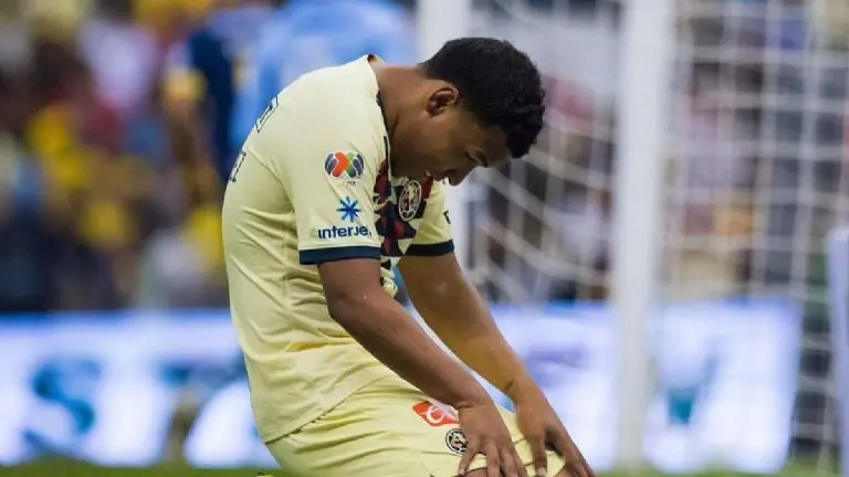 Roger Martínez no tuvo el rendimiento esperado en América. Galería Referee