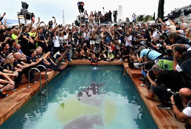La piscina de Red Bull en el GP de Mónaco regresa en 2022 La piscina de Red Bull en el GP de Mónaco regresa en 2022