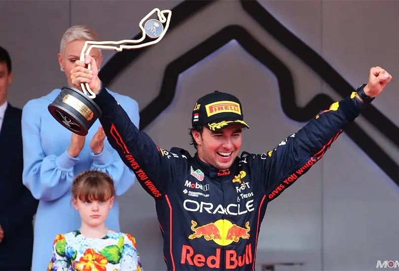 Checo P&eacute;rez celebra su triunfo en el GP de M&oacute;naco