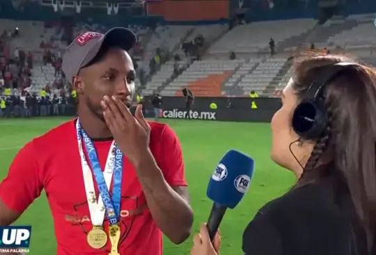 Jugadores de Atlas evitaron las cámaras de Fox Sports en plena transmisión en vivo.