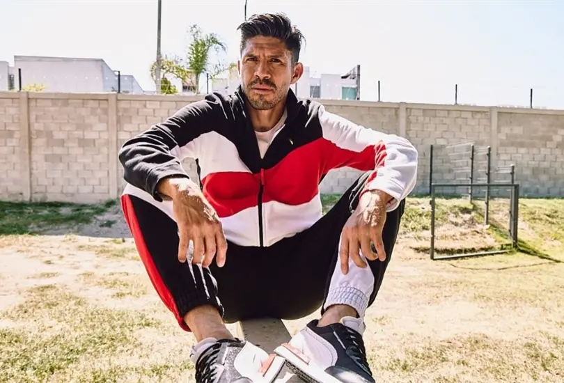 Oribe Peralta desató polémica en redes sociales. Oribe Peralta desató polémica en redes sociales.