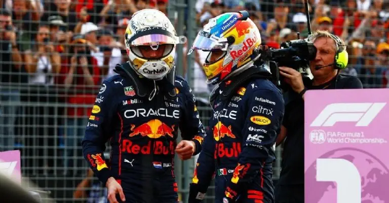 'Checo' Pérez y Max Verstappen presumen una gran relación. Twitter - Red Bull