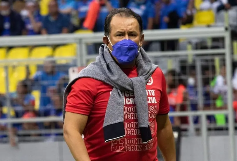 Juan Reynoso coment&oacute; que Cruz Azul debe estar en todas las liguillas por la importancia que tiene dentro del futbol mexicano