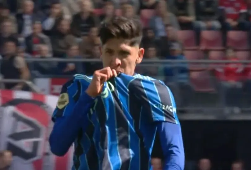 Edson &Aacute;lvarez anot&oacute; su tercer gol en la temporada actual en el empate entre Ajax y AZ
