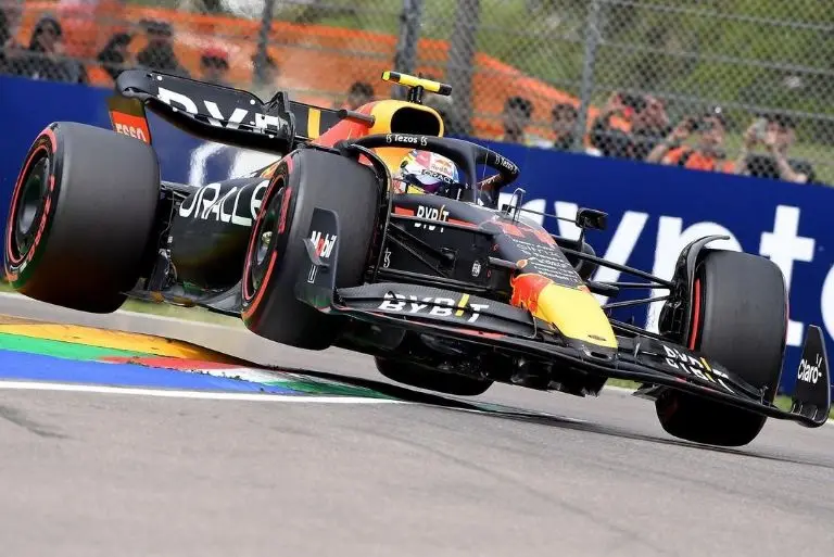 'Checo' Pérez ocupó el cuarto puesto de la competencia. Foto: Instagram @schecoperez