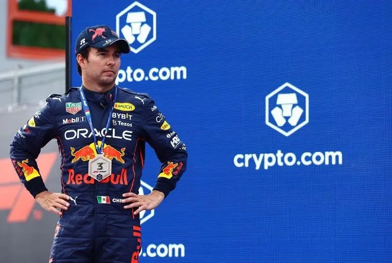 'Checo' Pérez lamentó que se hayan sobrecalentado los neumáticos. Foto: Instagram @schecoperez