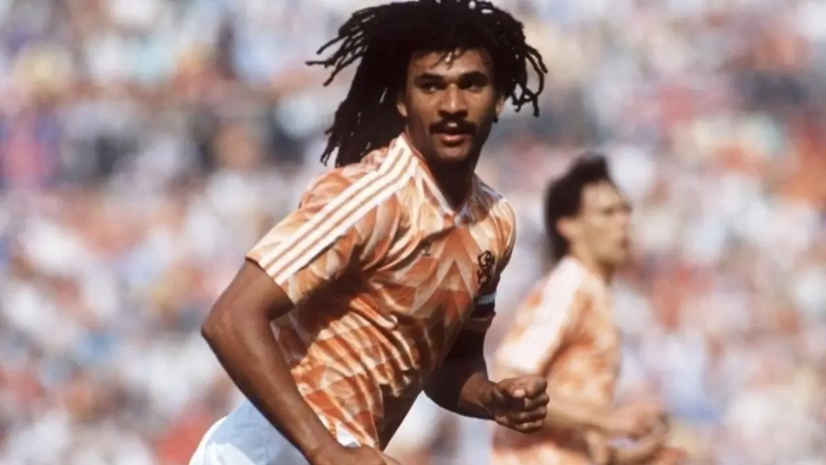 El talentoso Ruud Gullit también pudo representar a Surinam, derivado de que su padre es originario de dicho país, pero que arribó a Países Bajos junto al padre de Frank Rijkaard.