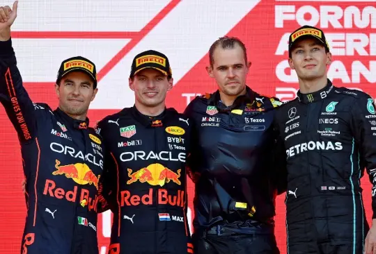Christian Horner felicitó a Checo Pérez por subir al podio del GP de Azerbaiyán 2022
