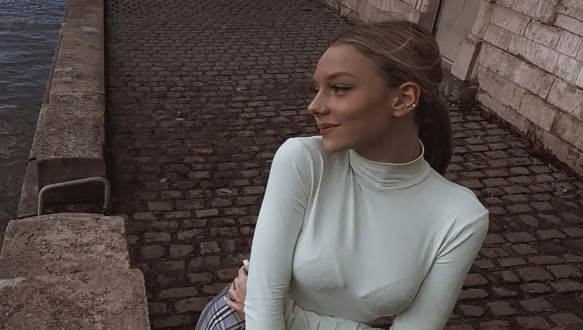 Ester Exp&oacute;sito naci&oacute; el 26 de enero del 2000 en Madrid, Espa&ntilde;a.