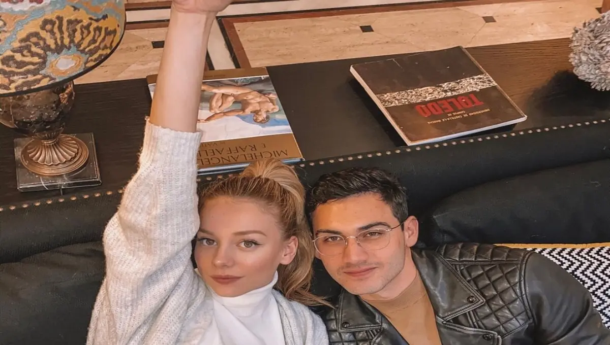 Tambi&eacute;n comenz&oacute; a ser m&aacute;s conocida fuera de Espa&ntilde;a, por su relaci&oacute;n con el actor mexicano Alejandro Speitzer.