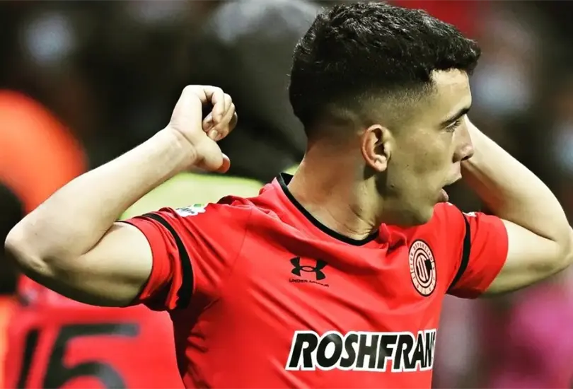 Las autoridades mexiquenses recuperaron algunas de las playeras robadas del Toluca. Las autoridades mexiquenses recuperaron algunas de las playeras robadas del Toluca.