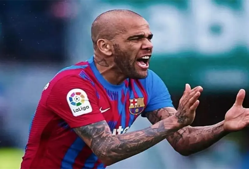 Dani Alves dej&oacute;, recientemente, al Barcelona.