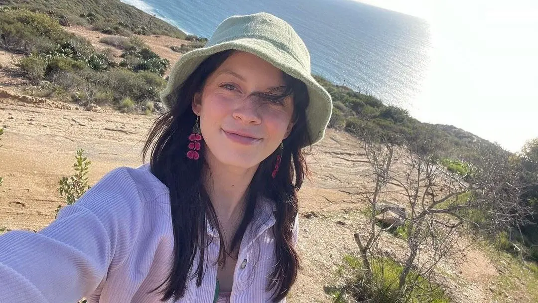 Ana Valeria Becerril es Claudia, portera del equipo.