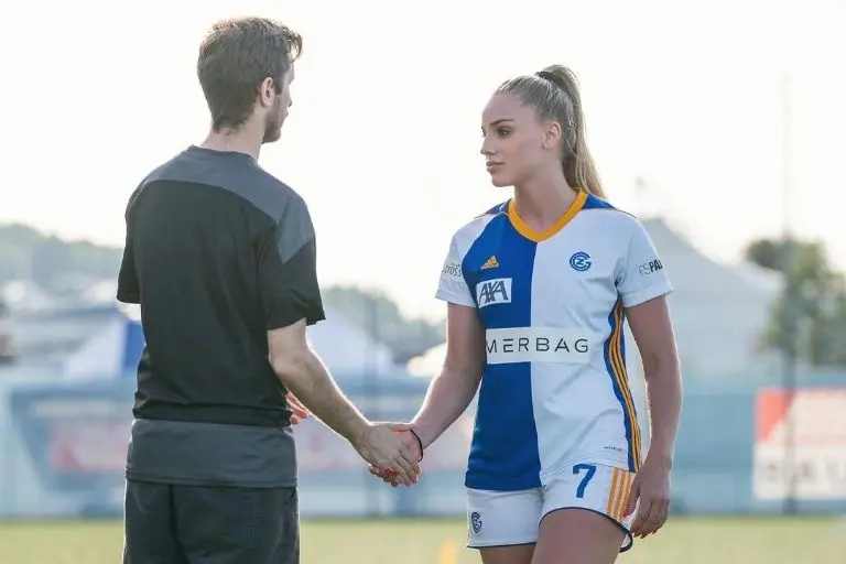 Ana Maria Markovic en juego con su club - @anamxrkovic
