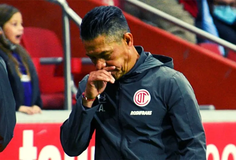 Ignacio Ambriz aseguró que nunca hubo algún contrato con Luuk de Jong para que fuera jugador del Toluca. Ignacio Ambriz aseguró que nunca hubo algún contrato con Luuk de Jong para que fuera jugador del Toluca.