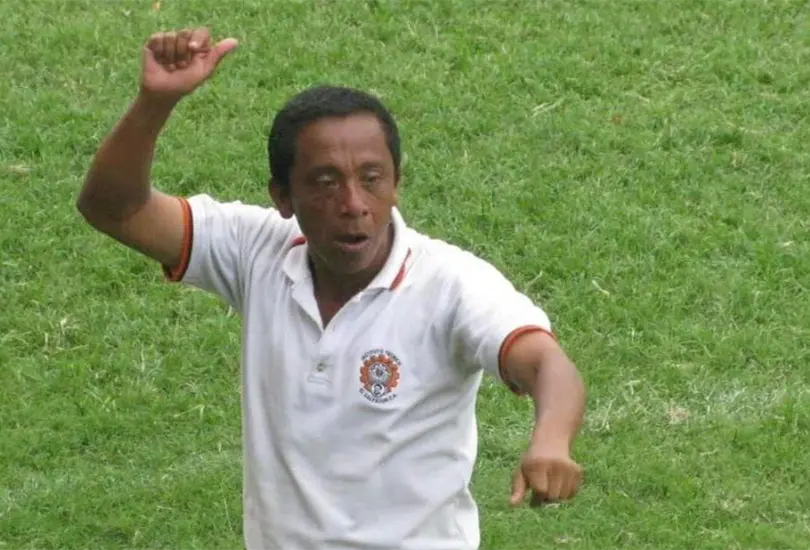 El &aacute;rbitro salvadore&ntilde;o fue asesinado por juagdores y aficionados tras expulsar a un futbolista 