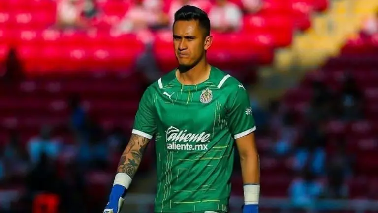 Raúl Gudiño llegó a disputar la Champions League, pero ahora no tiene equipo. Foto: Instagram - Raúl Gudiño
